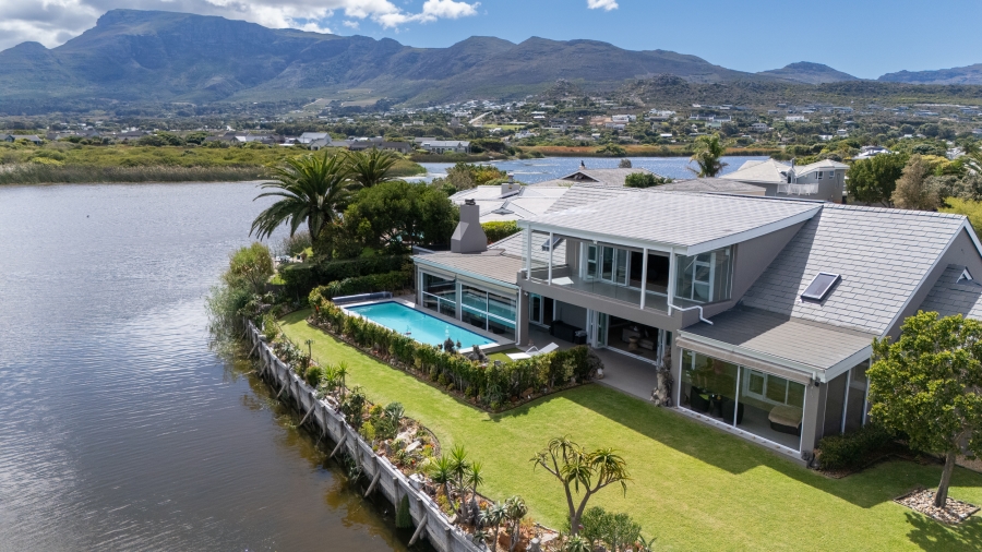 3 Bedroom Property for Sale in Lake Michelle Western Cape